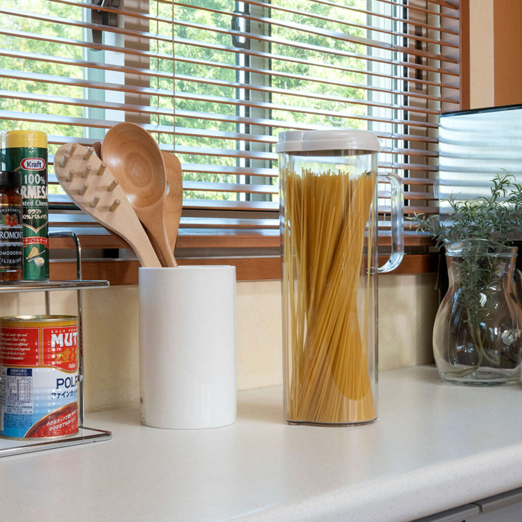 【イノマタ化学】保存容器 1.6L パスタストッカー 