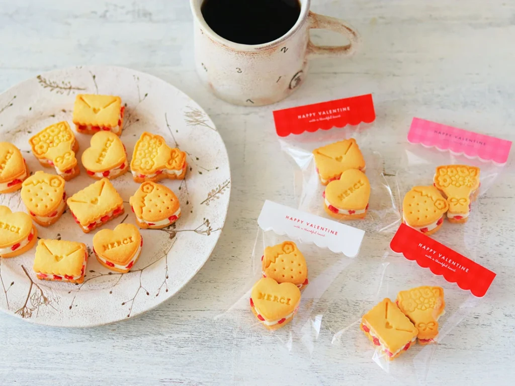 cotta 抱っこクッキー型(ミニハートセット) 4個セット