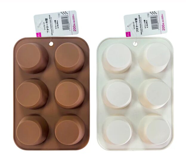 ダイソーのマフィン型4550480441726